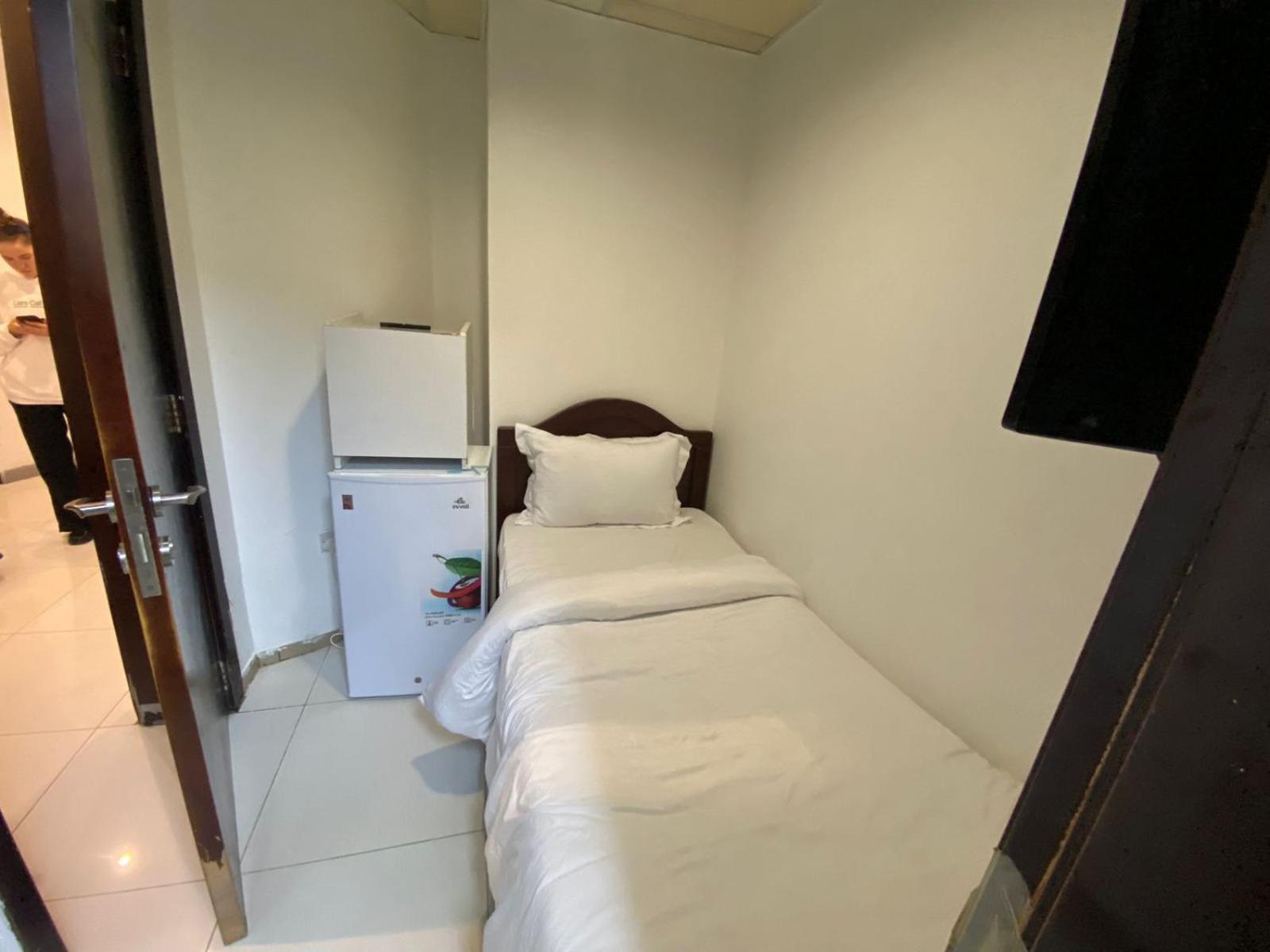 Budget Rooms With Private Bathroom For 'Girls' Only In Dubai, Marina Exterior foto