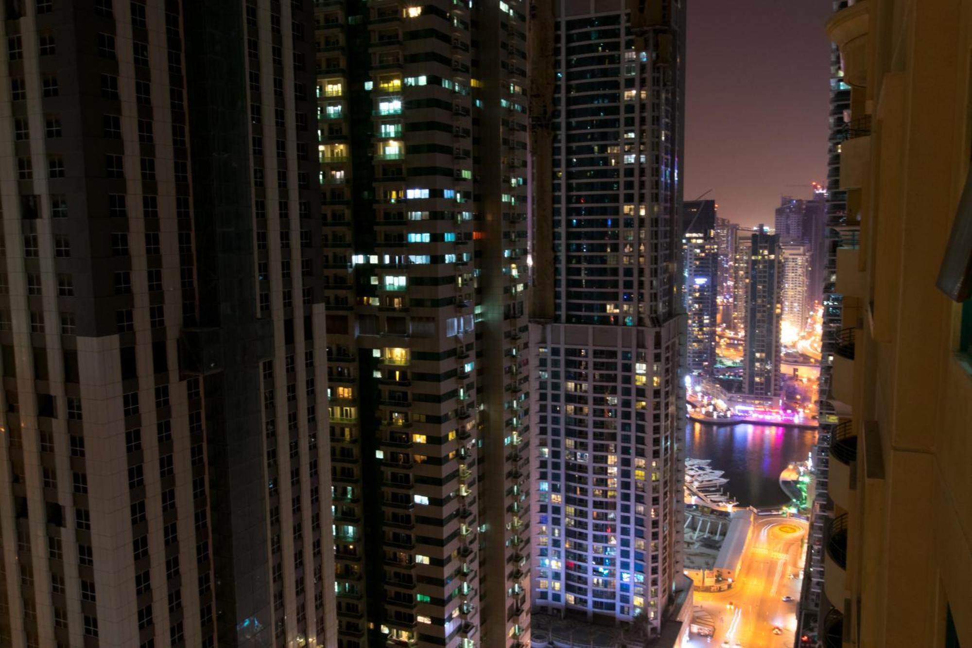 Budget Rooms With Private Bathroom For 'Girls' Only In Dubai, Marina Exterior foto